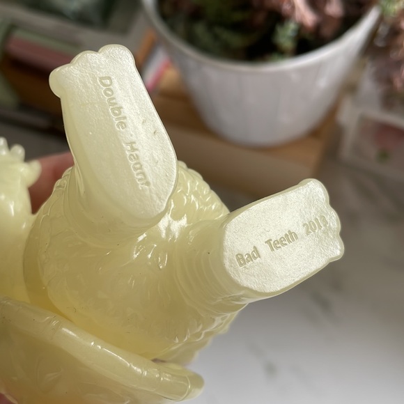 Crazy Kaiju Cheeseburger Vinyl Toy from Bad Teeth Comics & Double Haunt - GID - Picture 6 of 6